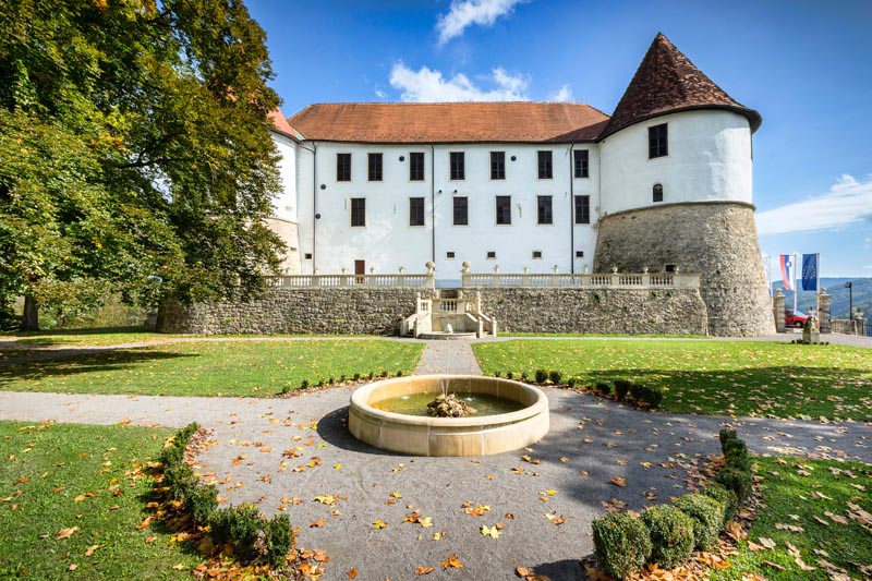 dvorci-posavja-lifestyle-slovenija-mokrice-sevnica-rajhenburg-kostanjevac-na-krki-posavski-muzej-brežice